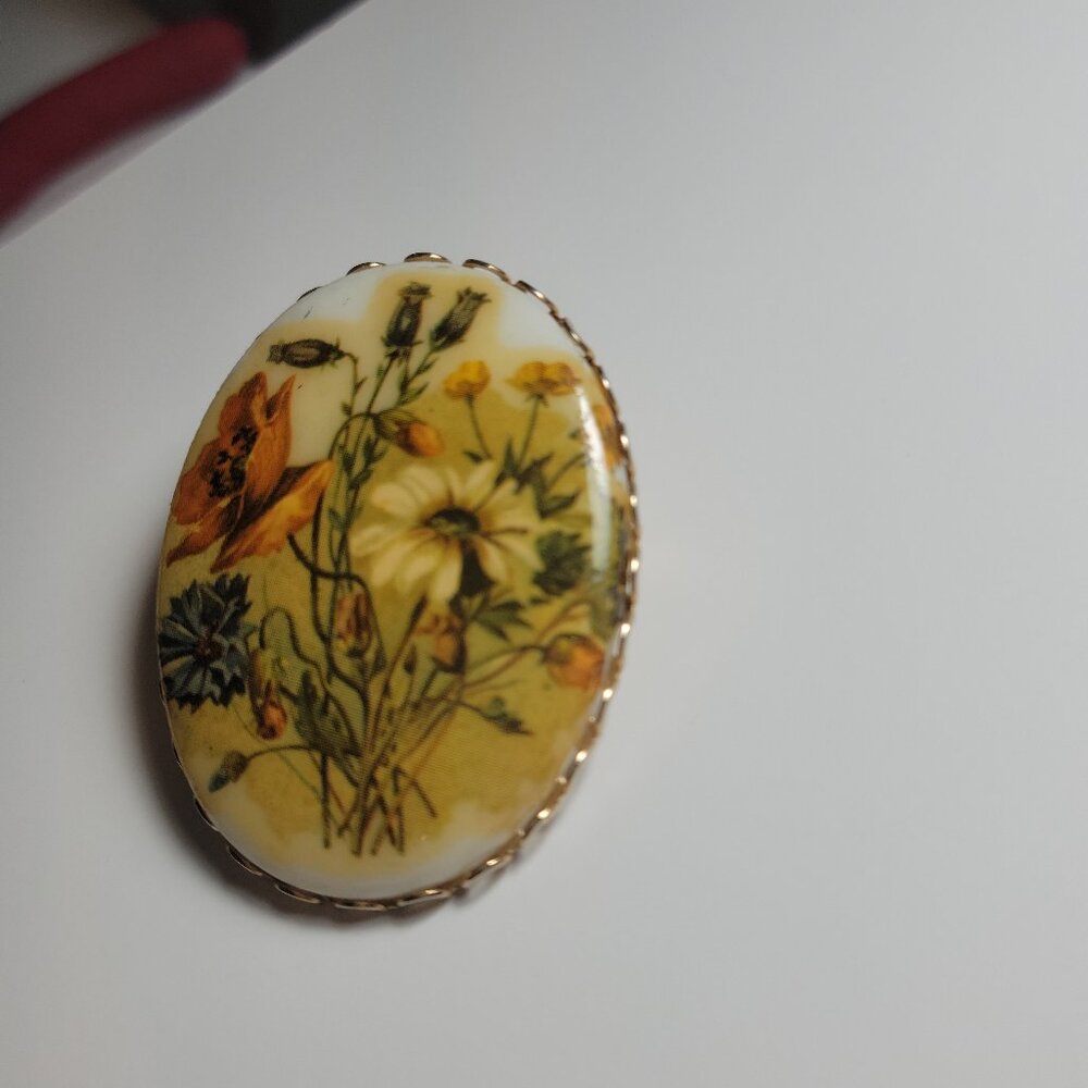 Cameo Brooch with Wild Flowers Bouquet Decal Lucite Pin Vintage 1960s